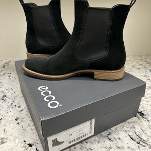 Ecco Sartorelle 25 Chelsea Boots, Size 8.5 (39)